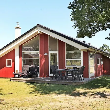 Holiday home Three-bed Retreat Near The Coast Grossenbrode