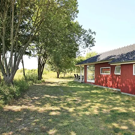 Holiday home Three-bed Retreat Near The Coast