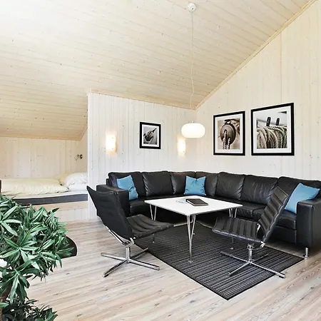 Three-bed Retreat Near The Coast Holiday home Grossenbrode