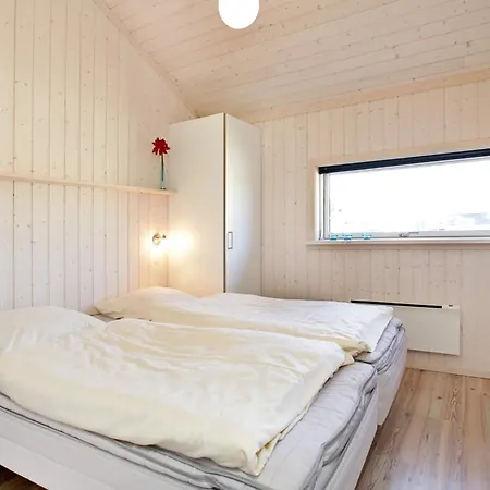 Three-bed Retreat Near The Coast 別荘 Großenbrode