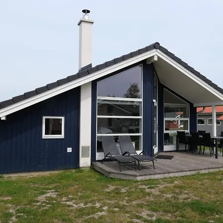 Holiday home Three-bed Retreat Near The Coast Grossenbrode
