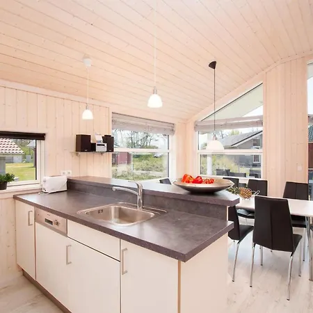 Holiday home Three-bed Retreat Near The Coast