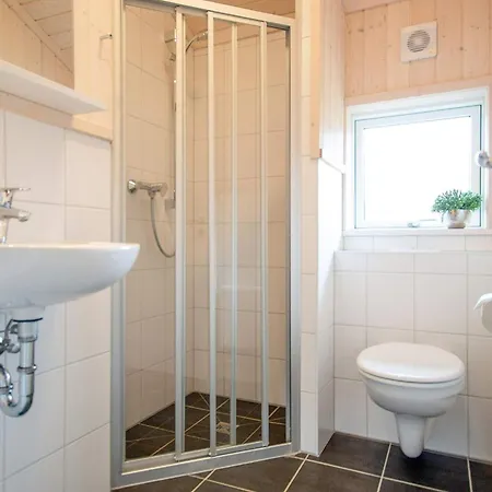 Holiday home Three-bed Retreat Near The Coast *