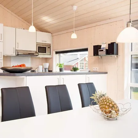 Three-bed Retreat Near The Coast Grossenbrode