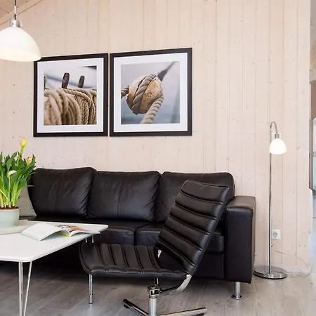 Three-bed Retreat Near The Coast Holiday home Grossenbrode