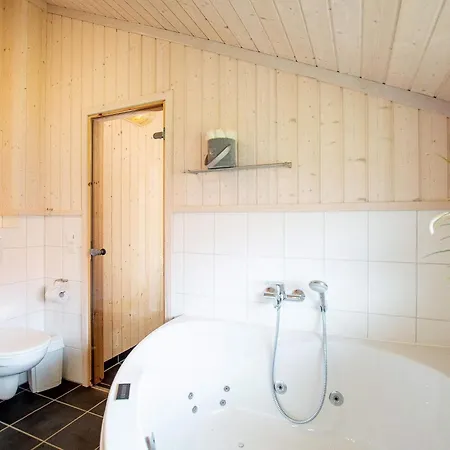 Holiday home Three-bed Retreat Near The Coast